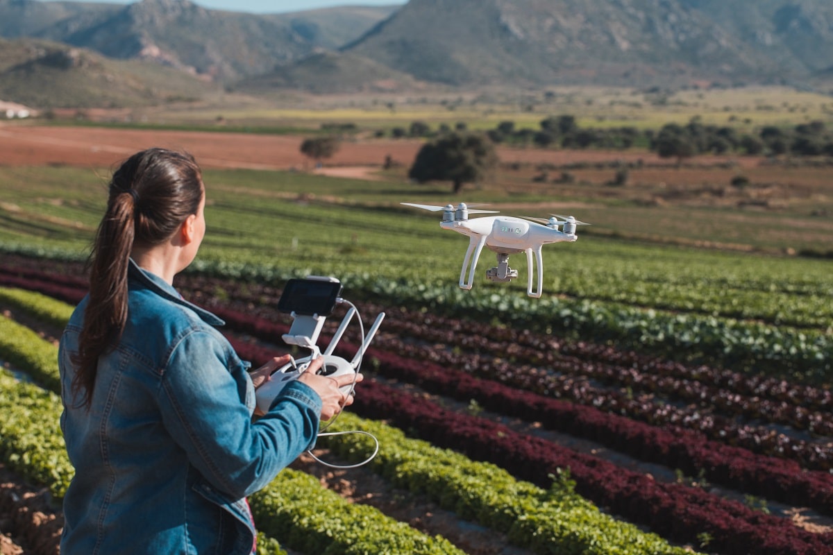 How Land Surveyors And Agriculture Drones Can Help Farmers | Landpoint